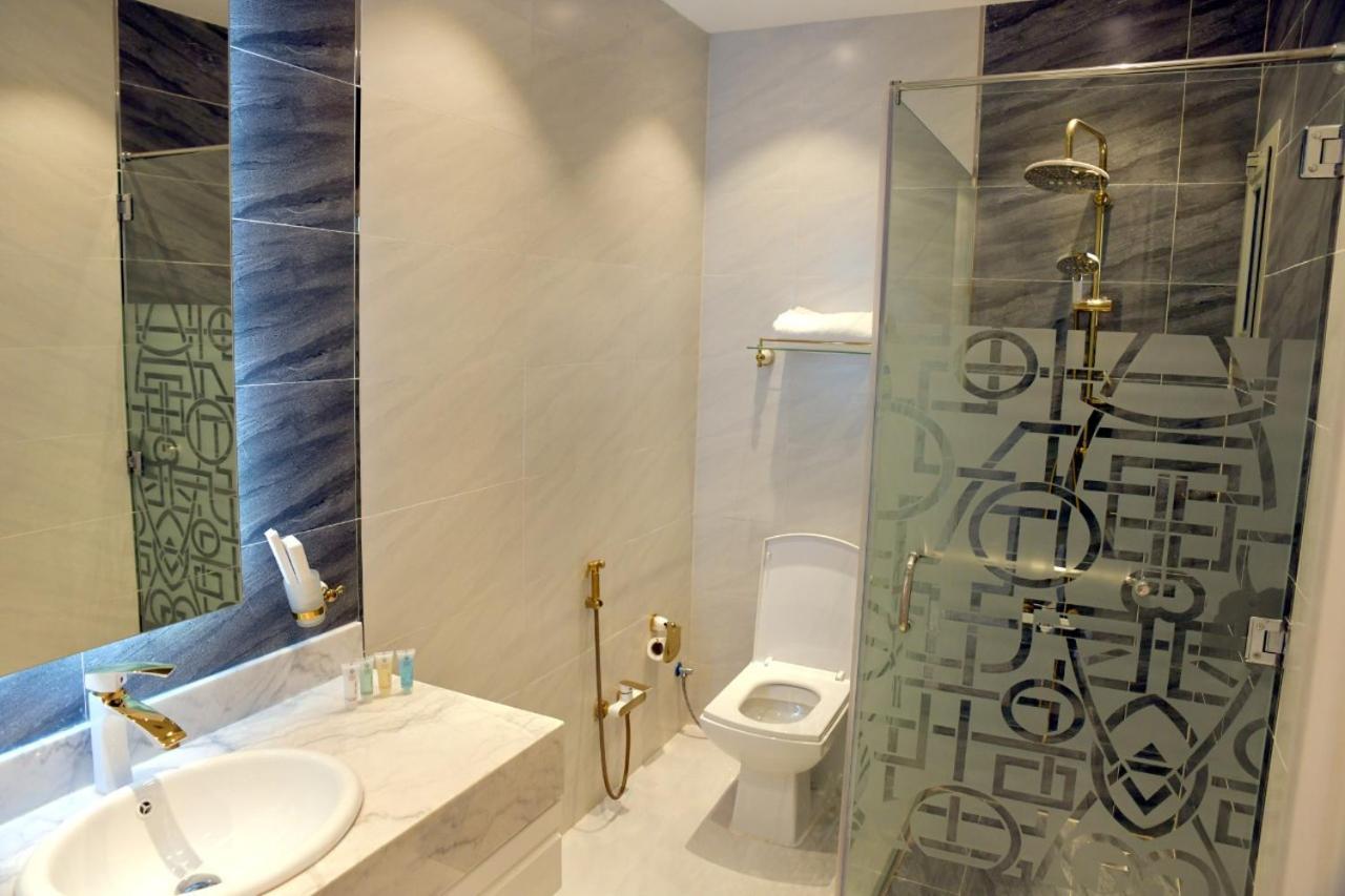 Crown Apartment *
